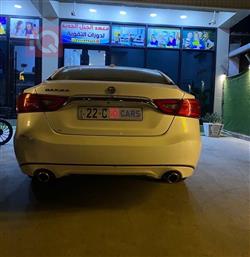 نيسان ماكسيما